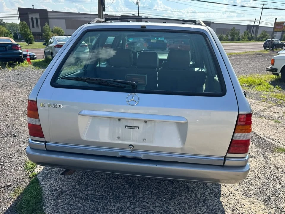 1995 Mercedes-Benz W124 E-Class - Image 6 of 19