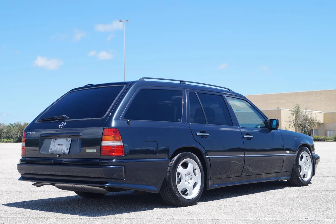 1995 Mercedes-Benz W124 E-Class - Image 4 of 31