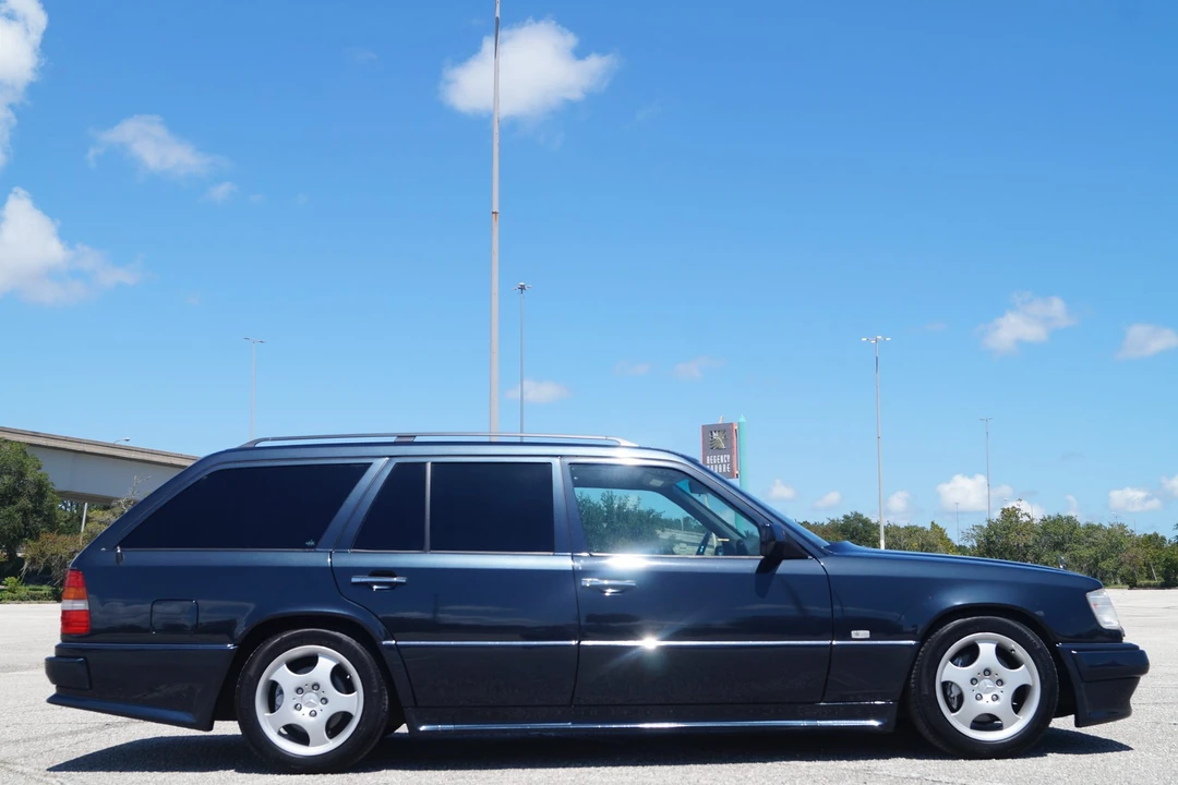 1995 Mercedes-Benz W124 E-Class - Image 3 of 31