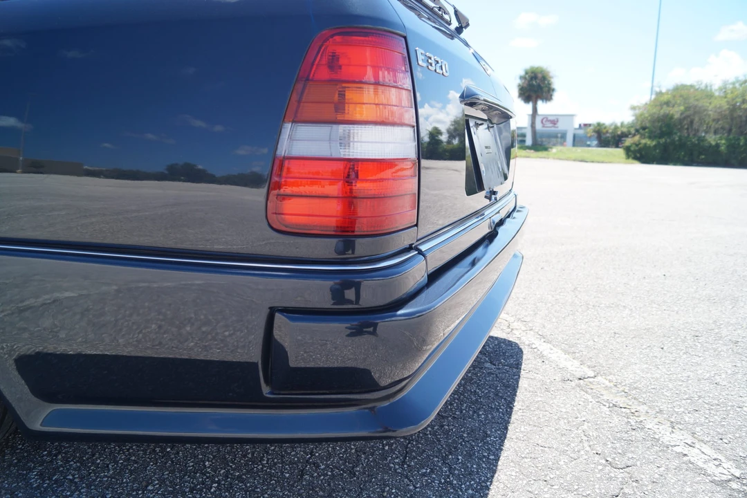 1995 Mercedes-Benz W124 E-Class - Image 30 of 31
