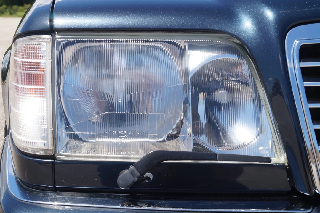 1995 Mercedes-Benz W124 E-Class - Image 28 of 31