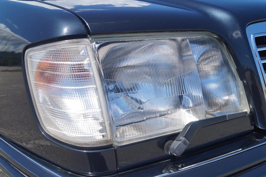 1995 Mercedes-Benz W124 E-Class - Image 27 of 31