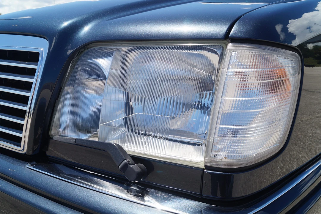 1995 Mercedes-Benz W124 E-Class - Image 19 of 31