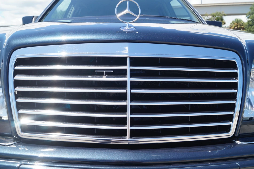 1995 Mercedes-Benz W124 E-Class - Image 13 of 31