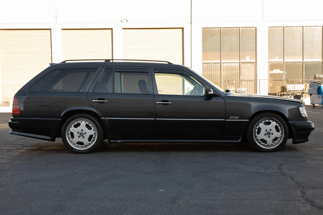 1995 Mercedes-Benz W124 E-Class - Image 3 of 31