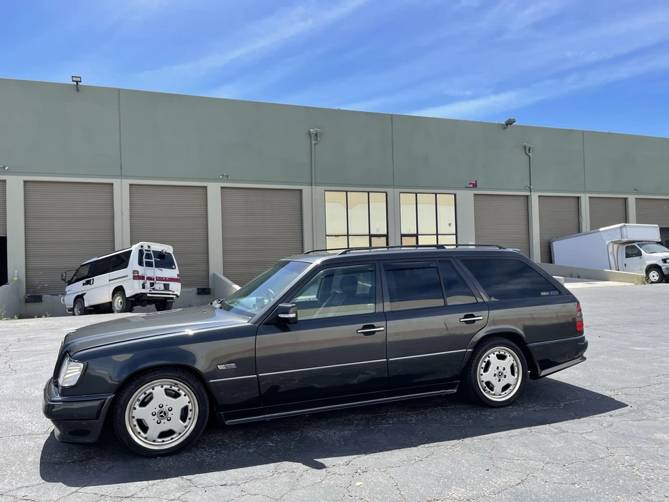 1995 Mercedes-Benz W124 E-Class - Image 13 of 31