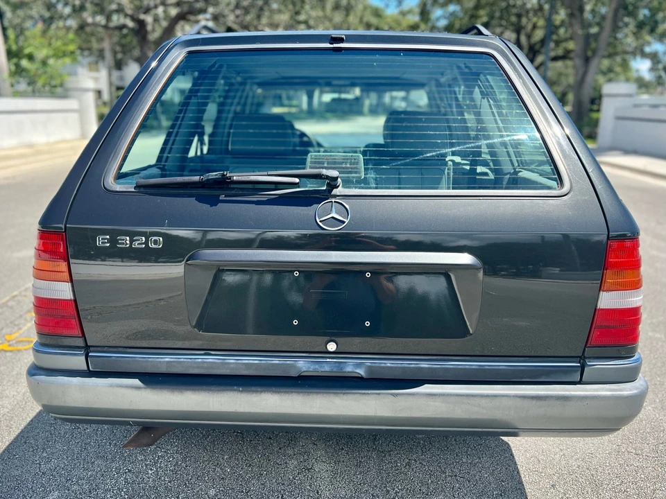 1995 Mercedes-Benz W124 E-Class - Image 9 of 31