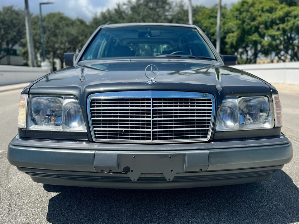 1995 Mercedes-Benz W124 E-Class - Image 3 of 31