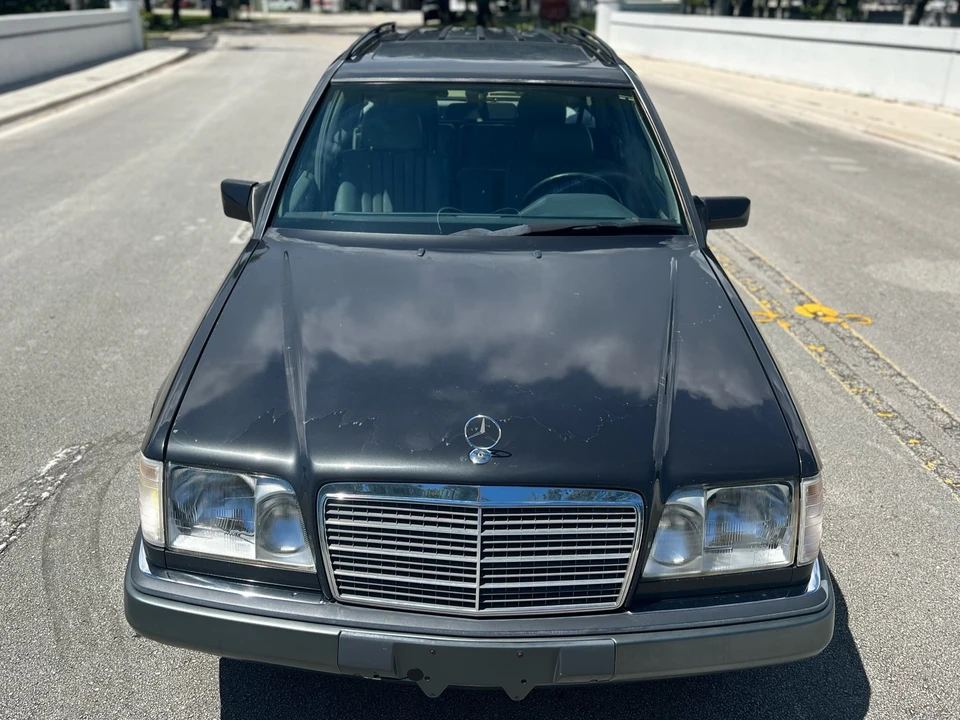 1995 Mercedes-Benz W124 E-Class - Image 13 of 31
