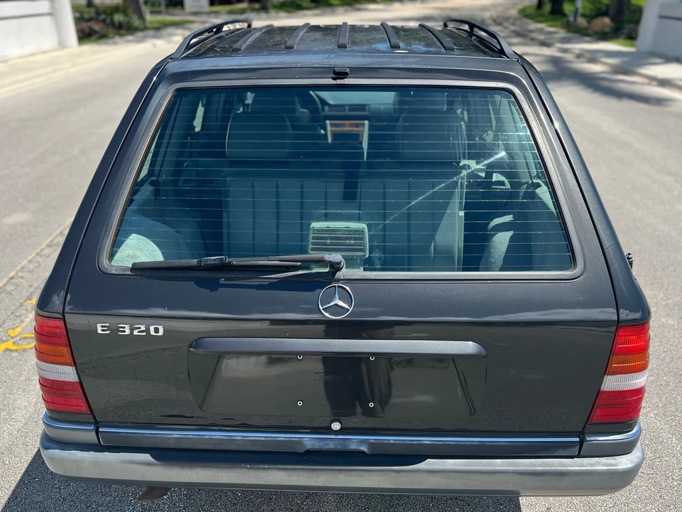 1995 Mercedes-Benz W124 E-Class - Image 8 of 31