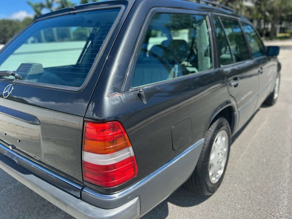 1995 Mercedes-Benz W124 E-Class - Image 15 of 31