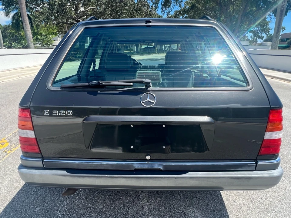 1995 Mercedes-Benz W124 E-Class - Image 14 of 31