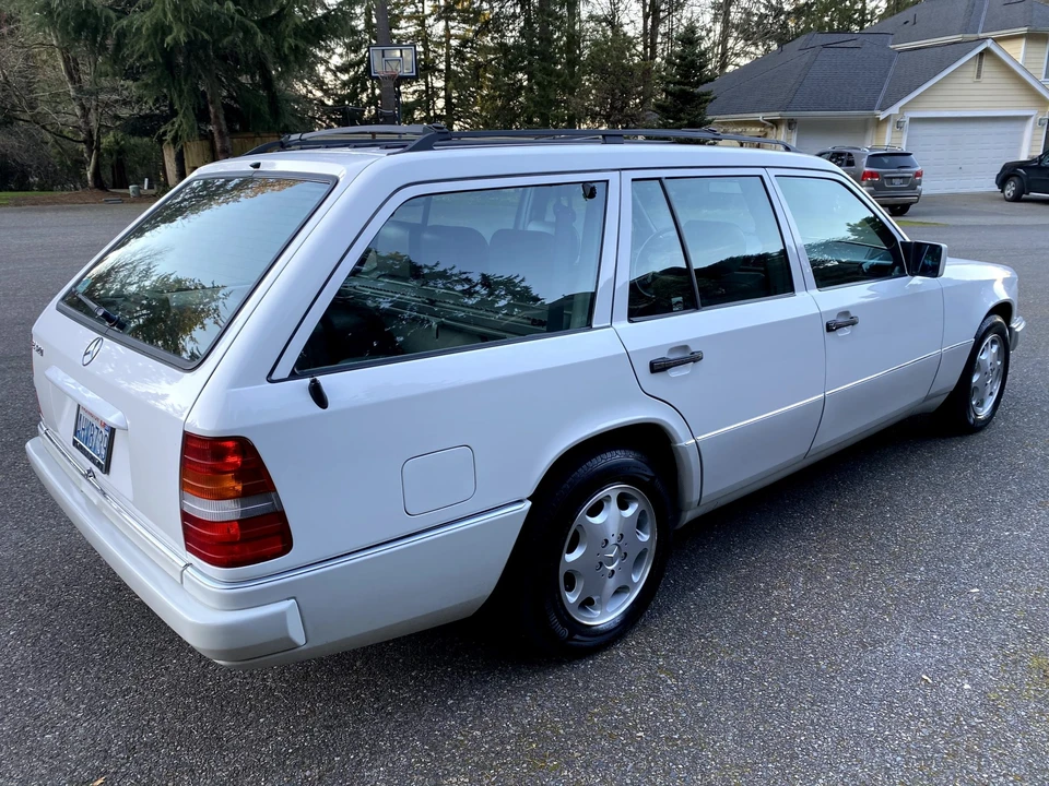 1995 Mercedes-Benz W124 E-Class - Image 12 of 31