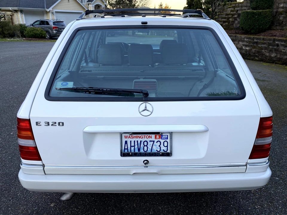 1995 Mercedes-Benz W124 E-Class - Image 13 of 31