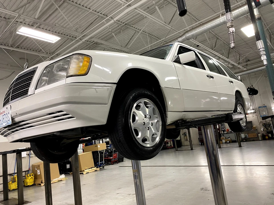 1995 Mercedes-Benz W124 E-Class - Image 18 of 31