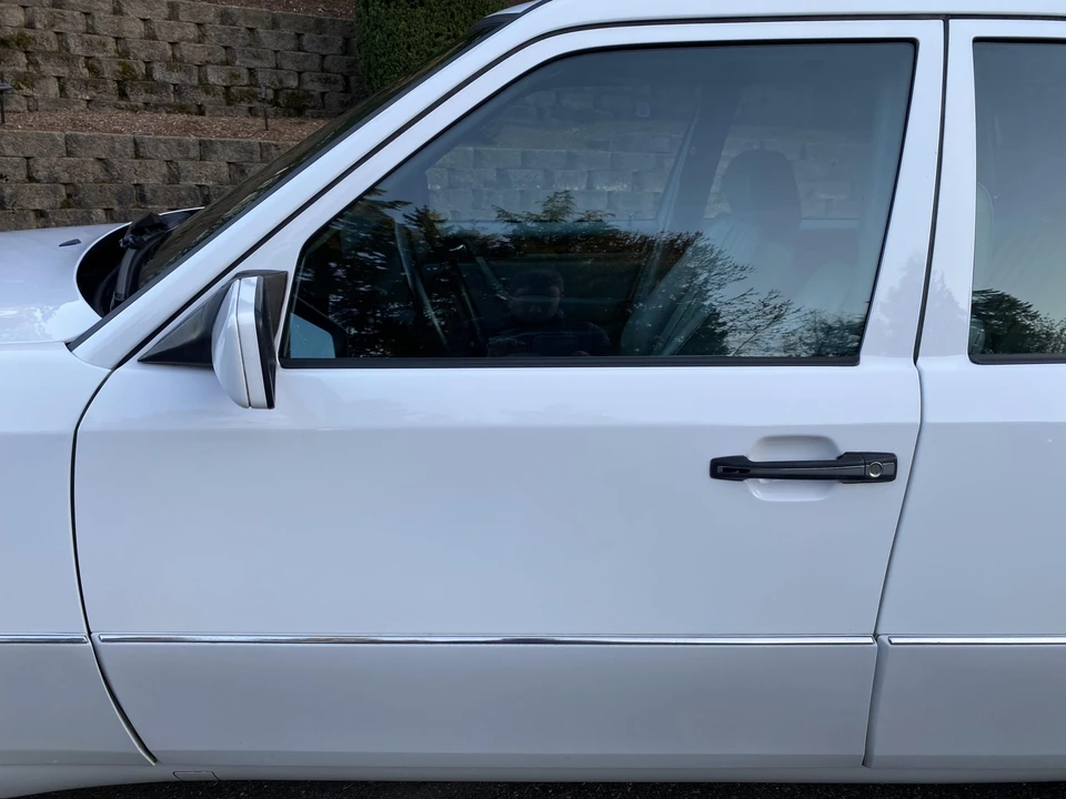 1995 Mercedes-Benz W124 E-Class - Image 24 of 31