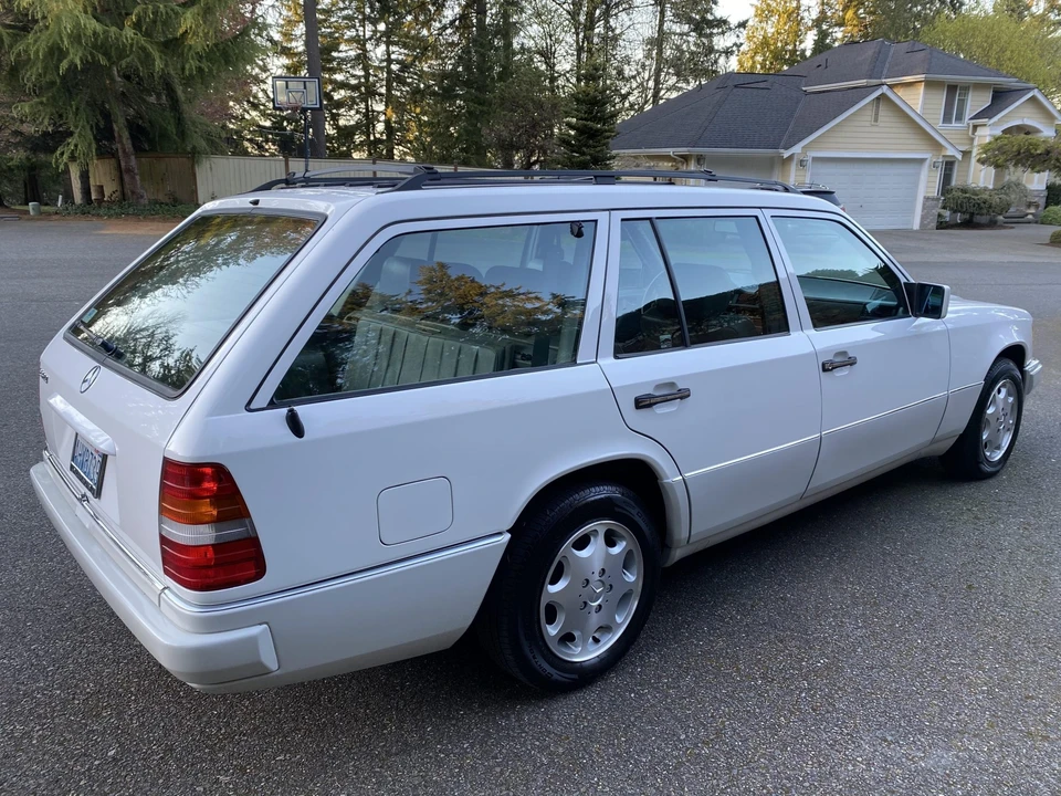 1995 Mercedes-Benz W124 E-Class - Image 11 of 31