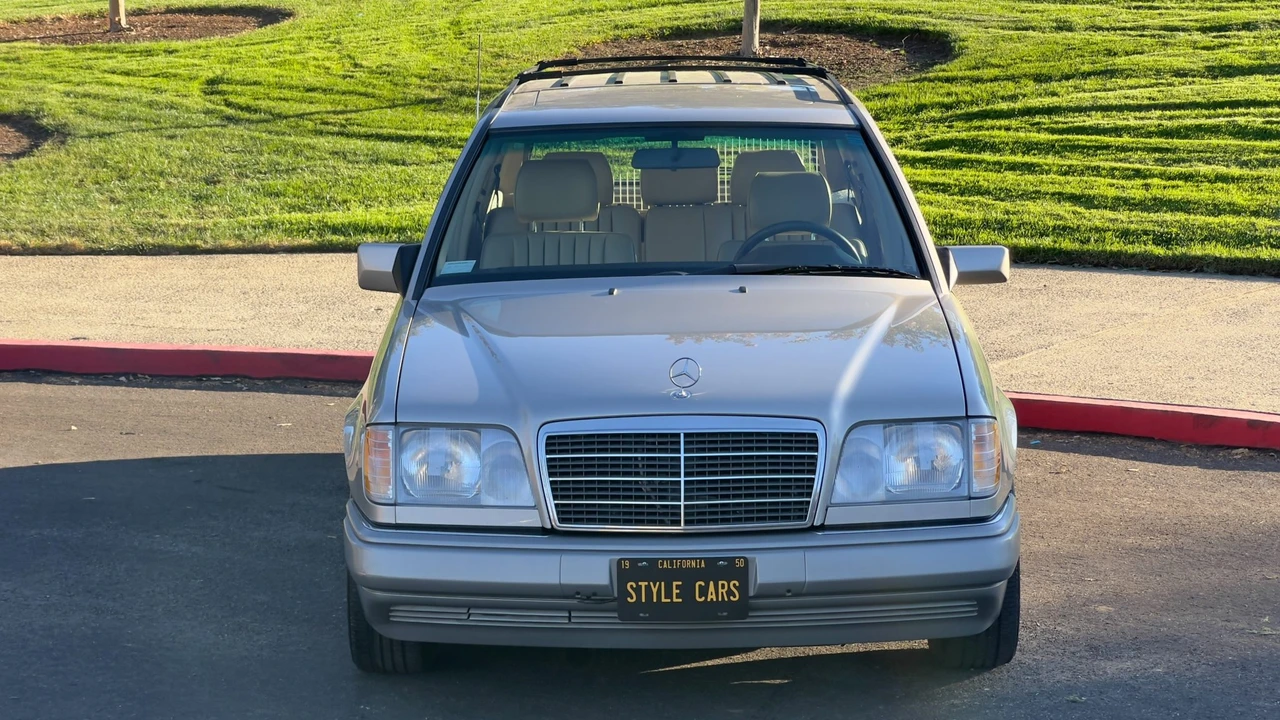 1995 Mercedes-Benz W124 E-Class - Image 28 of 31