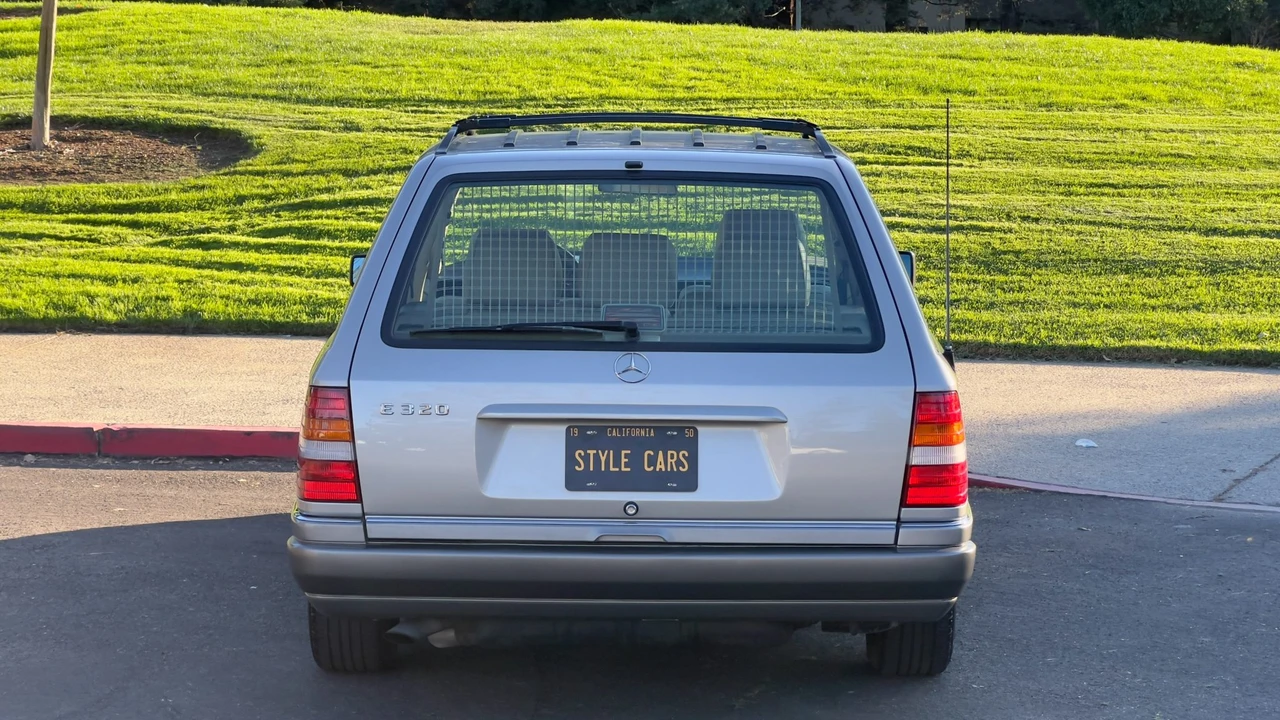1995 Mercedes-Benz W124 E-Class - Image 14 of 31
