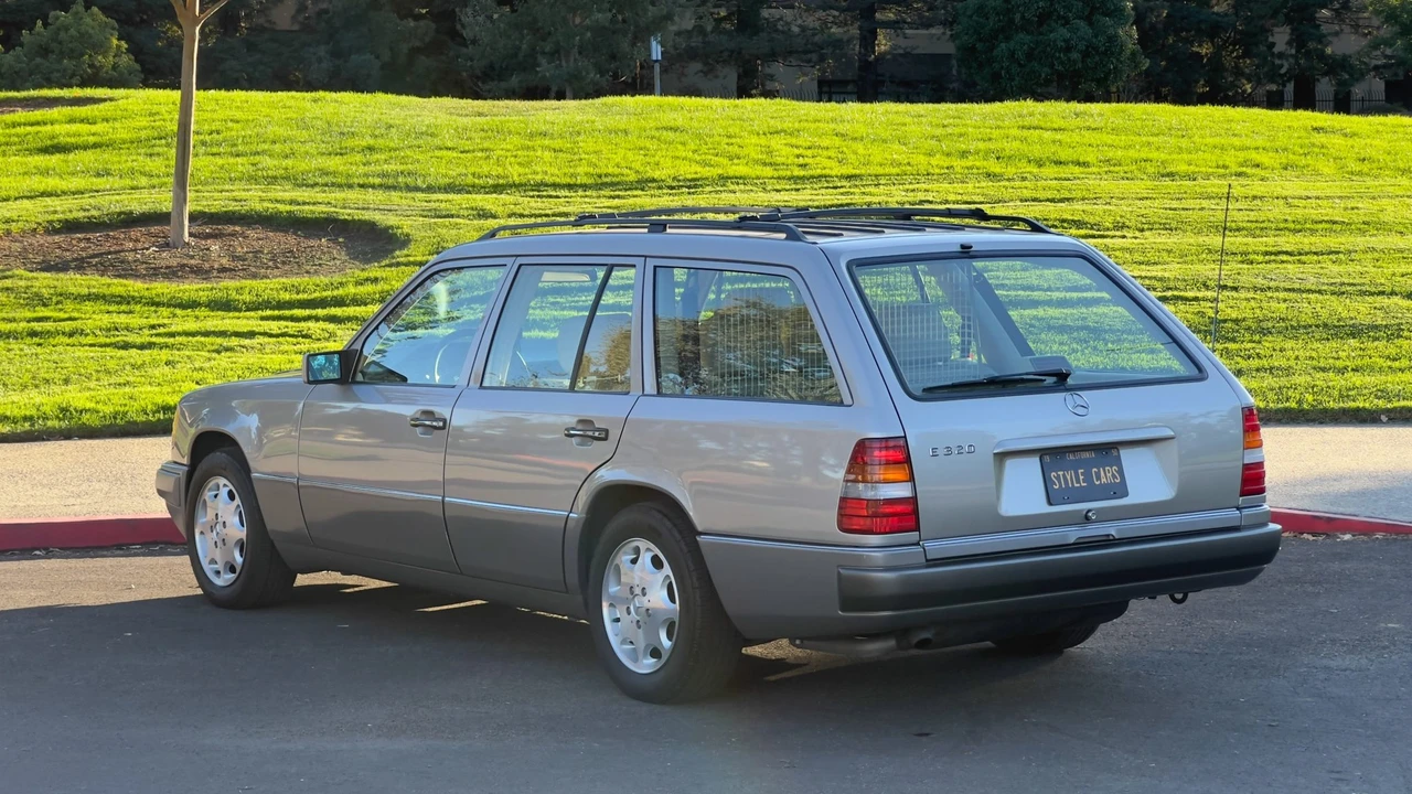 1995 Mercedes-Benz W124 E-Class - Image 8 of 31