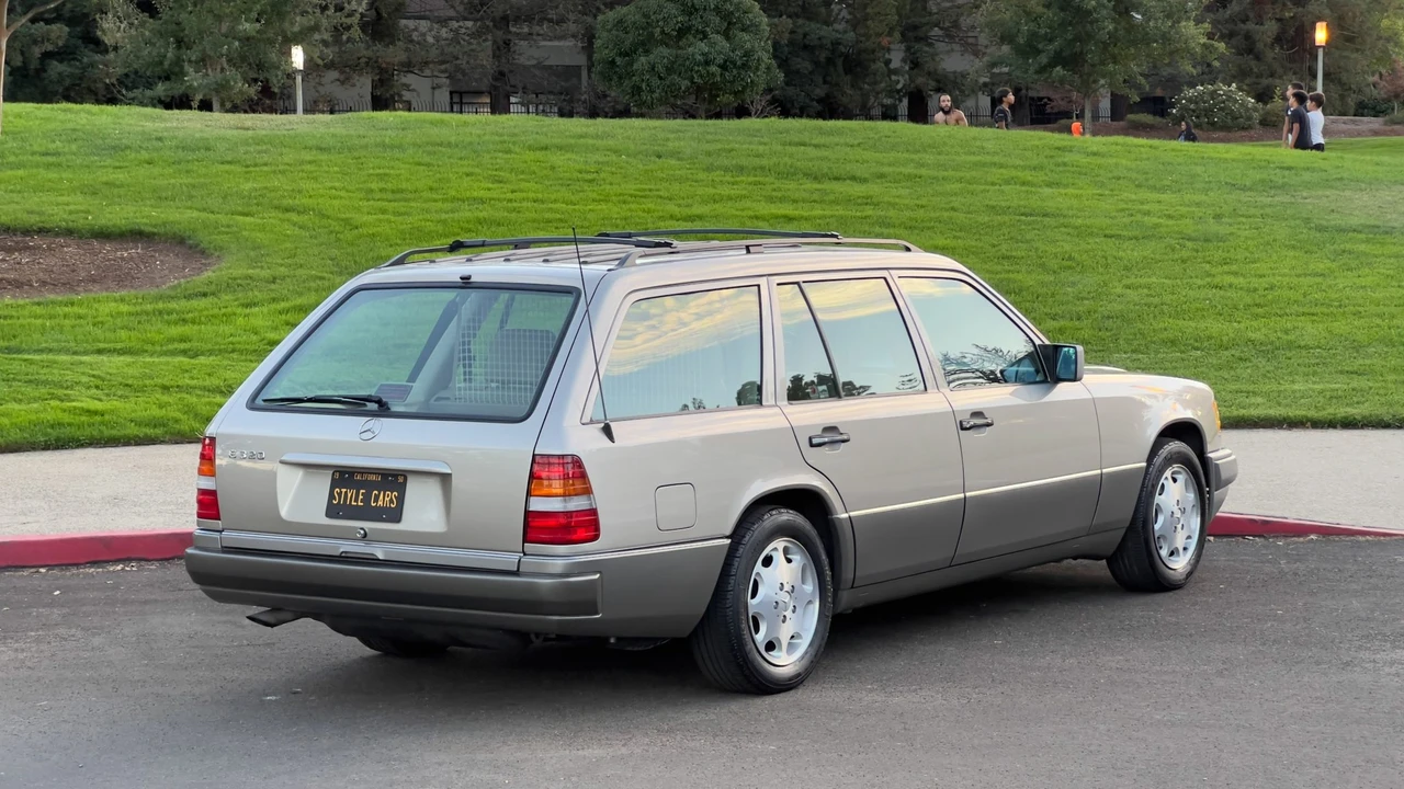 1995 Mercedes-Benz W124 E-Class - Image 16 of 31
