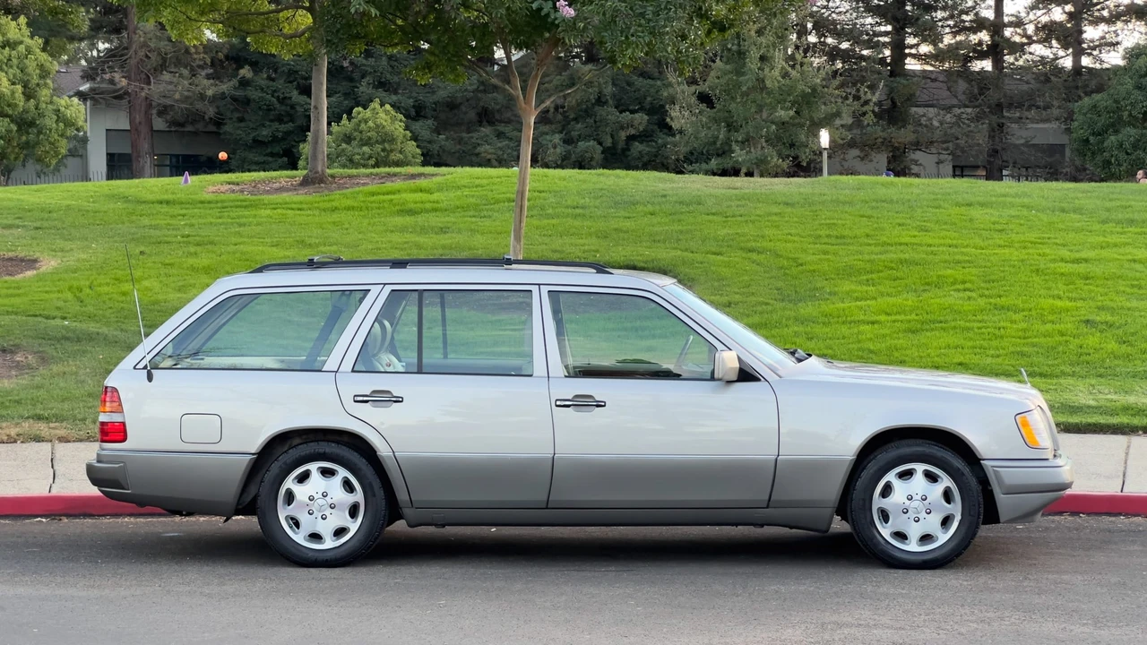 1995 Mercedes-Benz W124 E-Class - Image 17 of 31