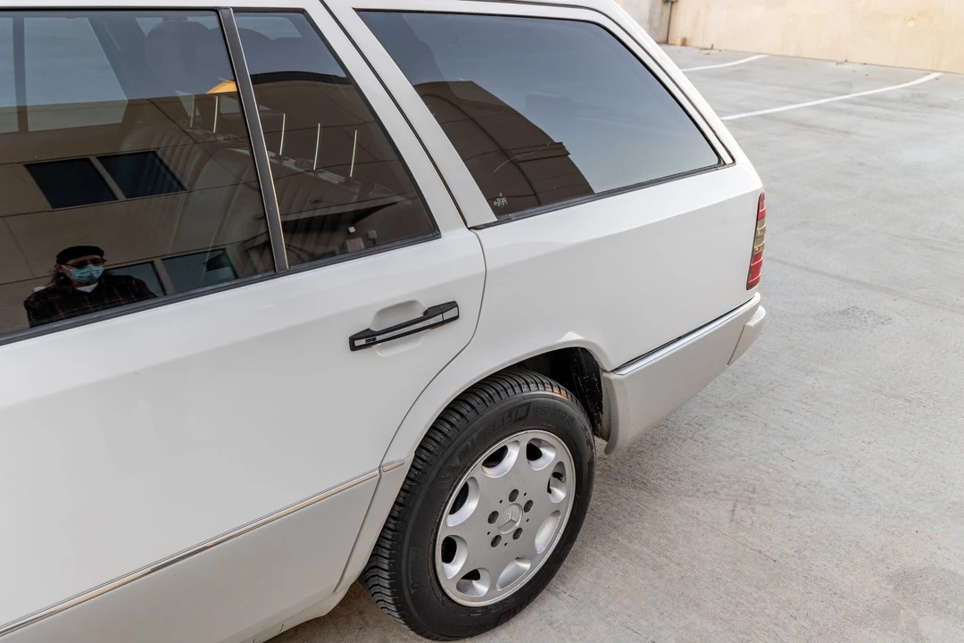 1995 Mercedes-Benz W124 E-Class - Image 16 of 31
