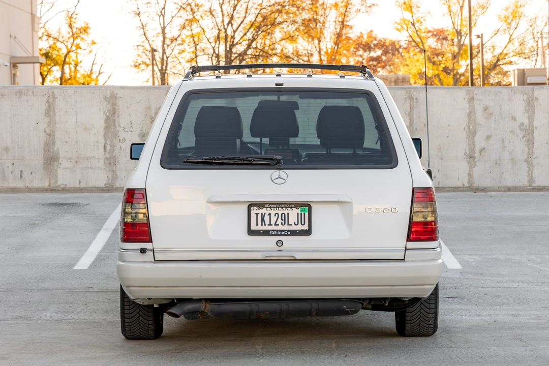 1995 Mercedes-Benz W124 E-Class - Image 8 of 31