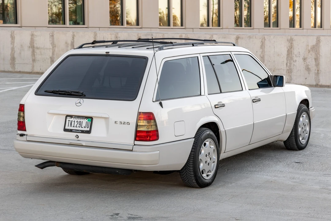 1995 Mercedes-Benz W124 E-Class - Image 9 of 31