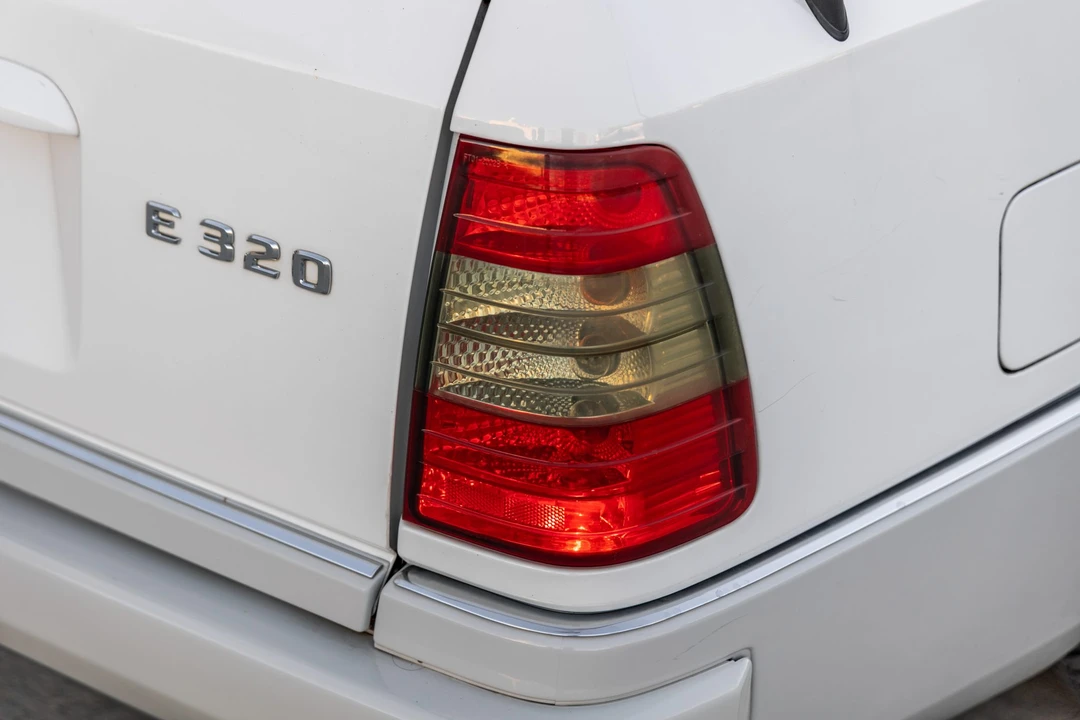 1995 Mercedes-Benz W124 E-Class - Image 30 of 31