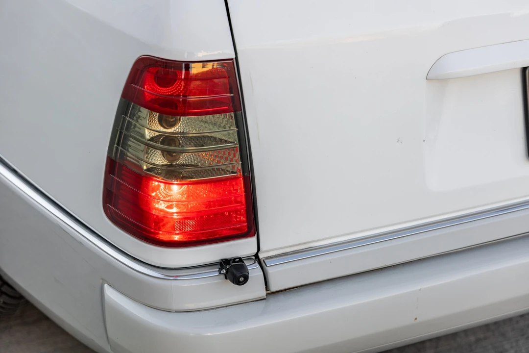 1995 Mercedes-Benz W124 E-Class - Image 29 of 31