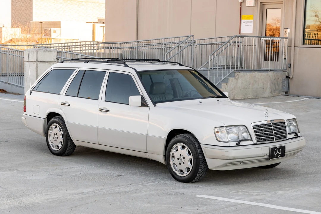 1995 Mercedes-Benz W124 E-Class - Image 12 of 31