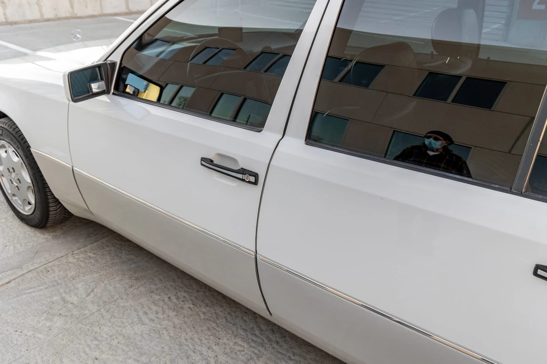 1995 Mercedes-Benz W124 E-Class - Image 15 of 31