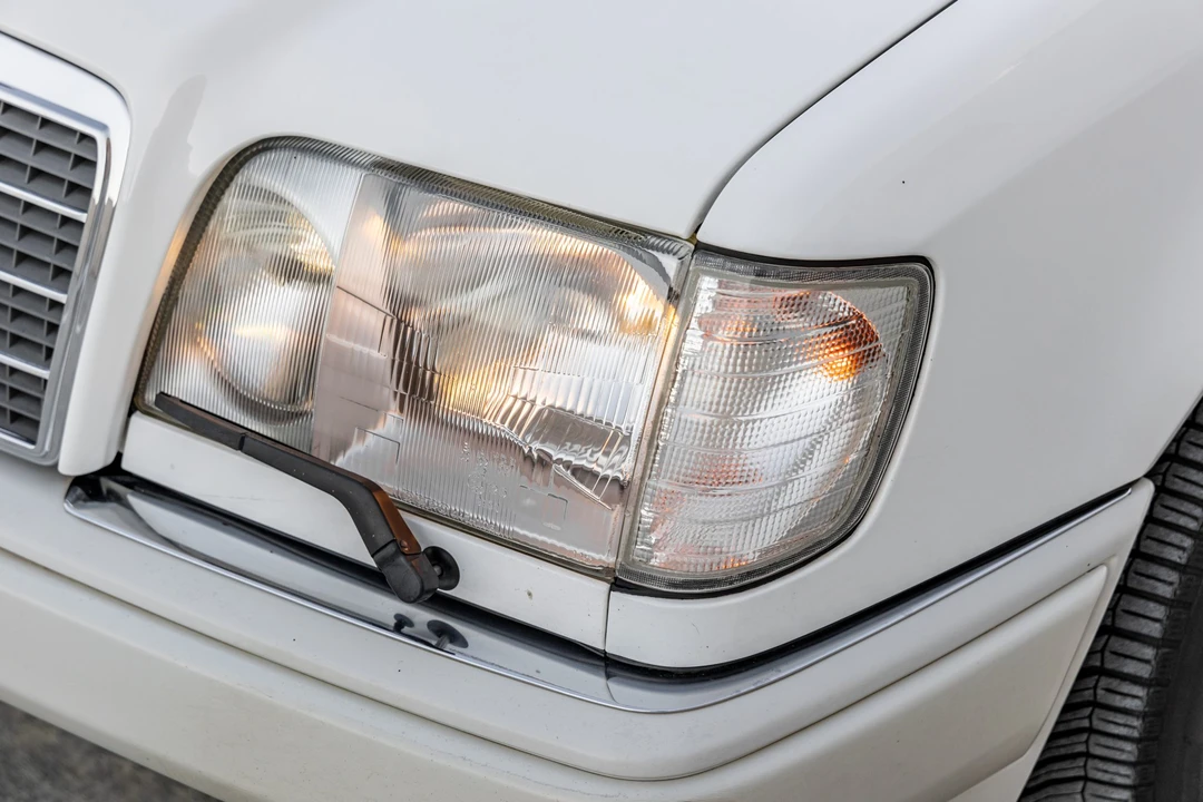 1995 Mercedes-Benz W124 E-Class - Image 20 of 31
