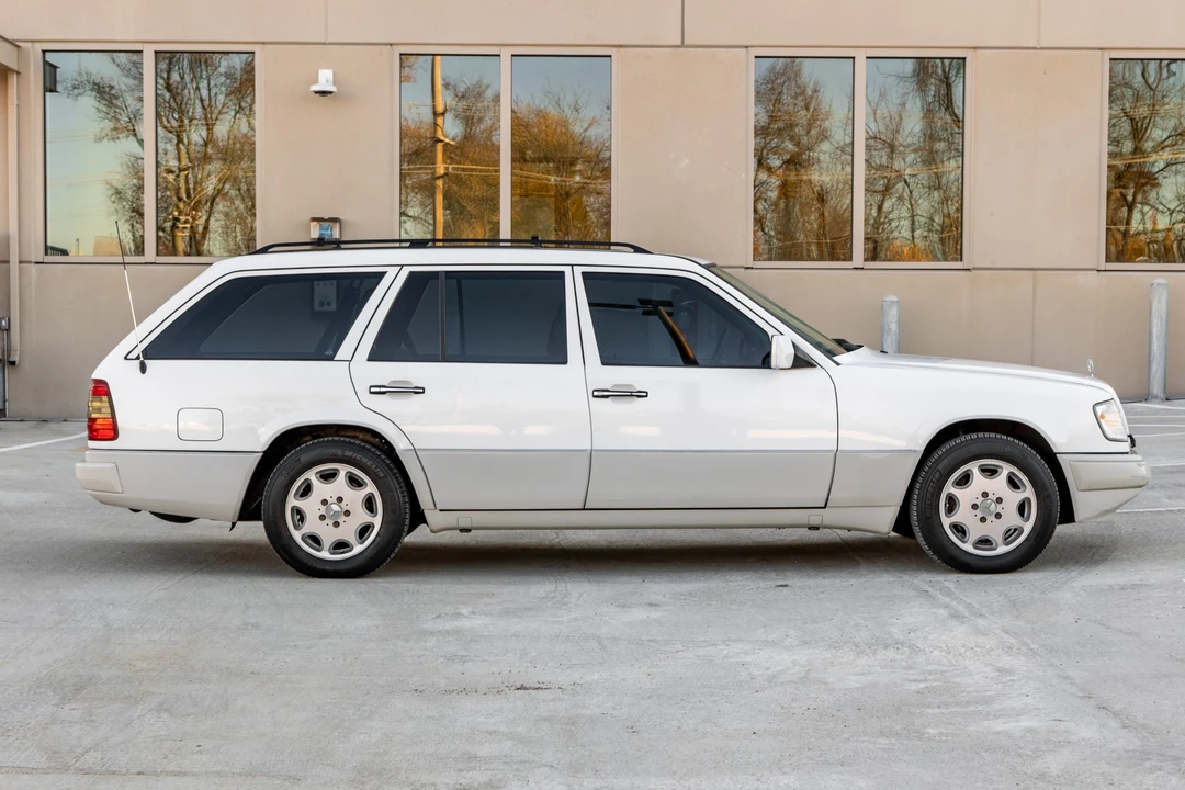 1995 Mercedes-Benz W124 E-Class - Image 11 of 31