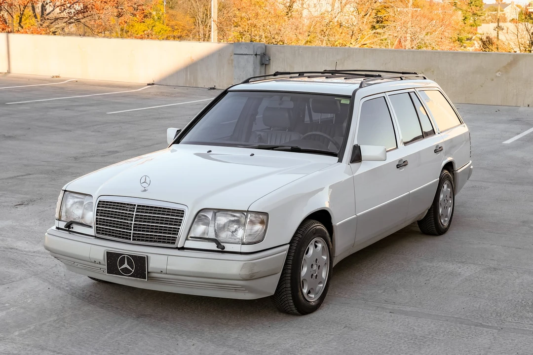 1995 Mercedes-Benz W124 E-Class - Image 3 of 31