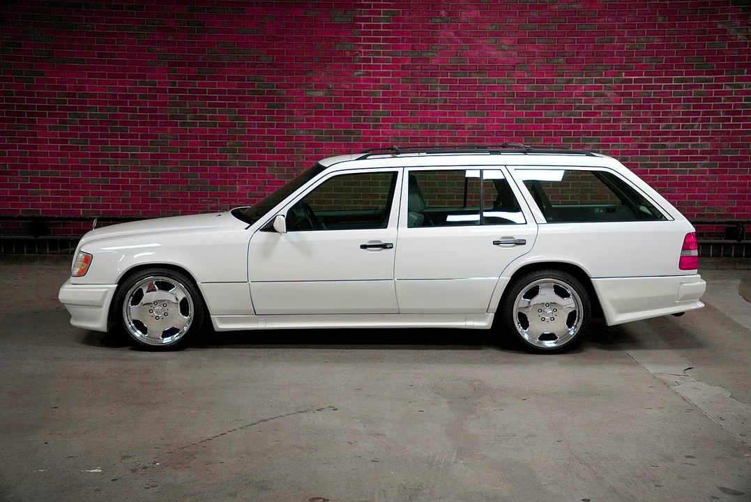 1995 Mercedes-Benz W124 E-Class - Image 6 of 31