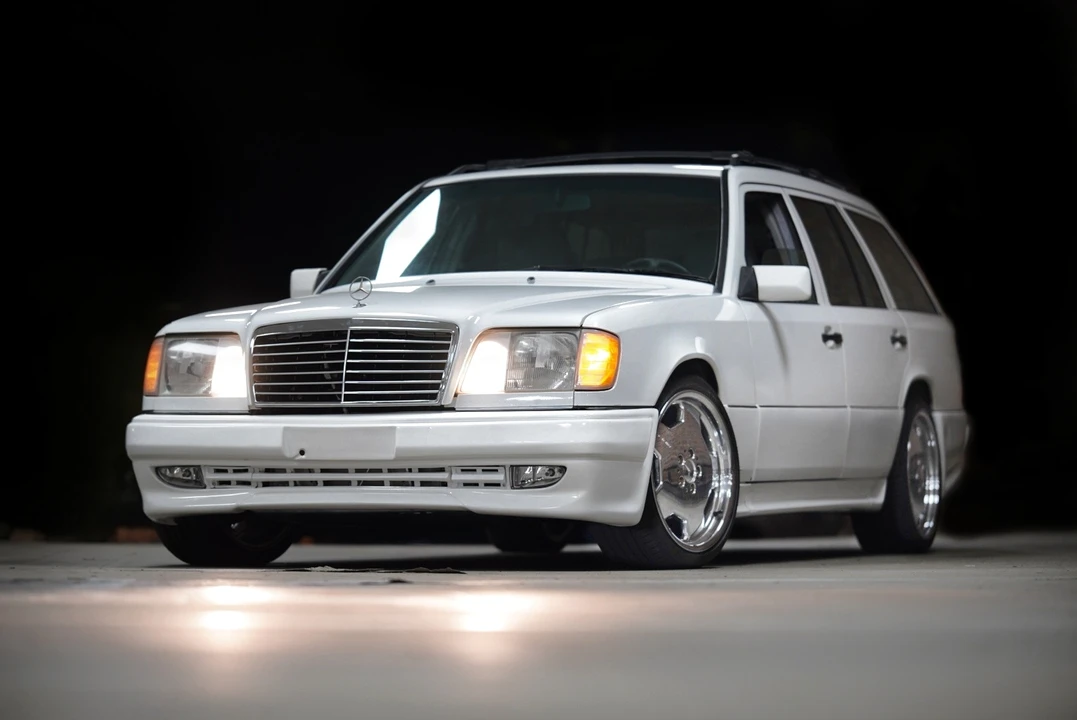 1995 Mercedes-Benz W124 E-Class - Image 2 of 31