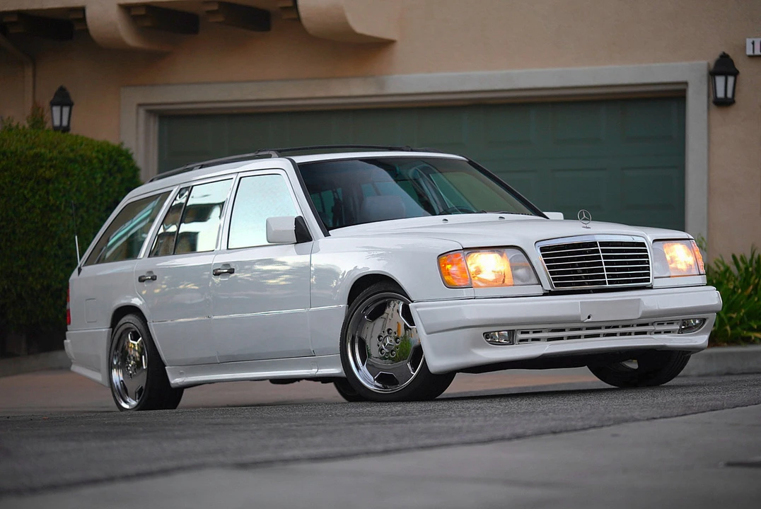 1995 Mercedes-Benz W124 E-Class - Image 13 of 31