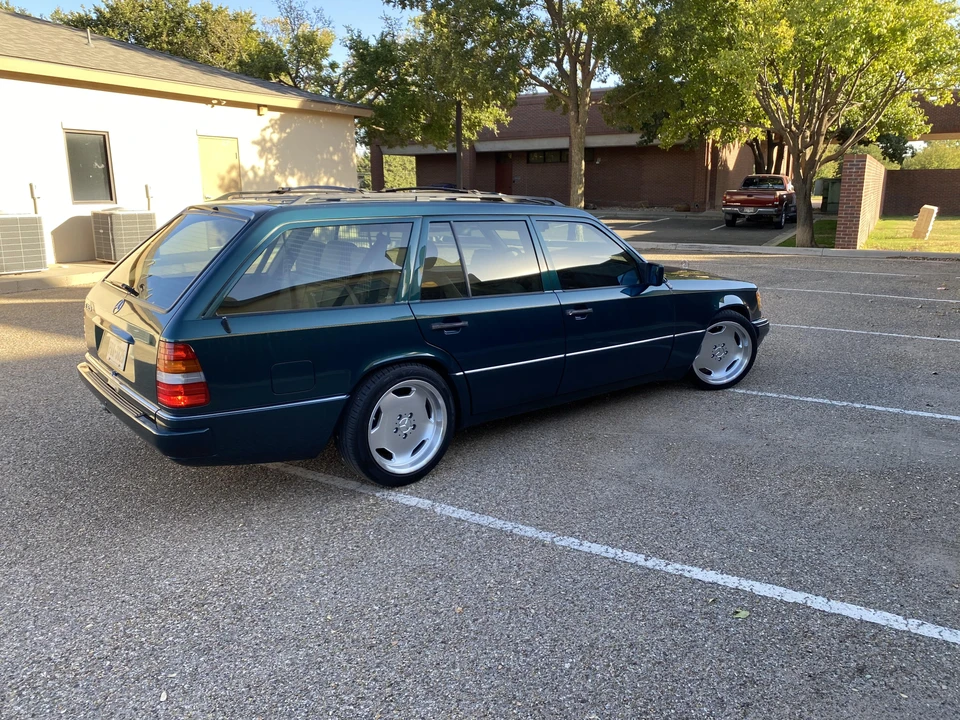 1995 Mercedes-Benz W124 E-Class - Image 8 of 31