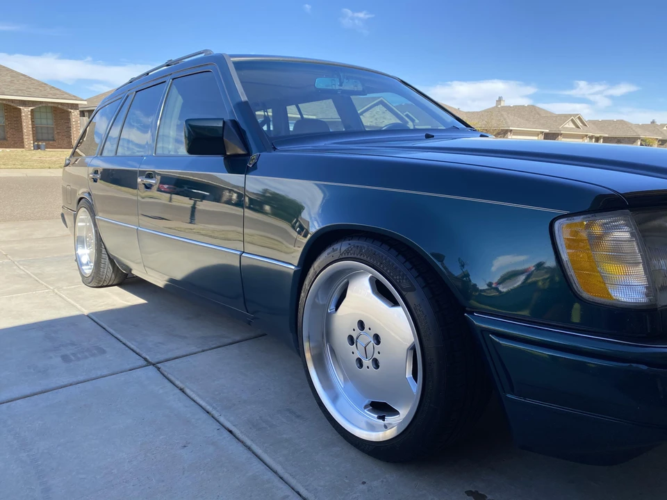 1995 Mercedes-Benz W124 E-Class - Image 10 of 31