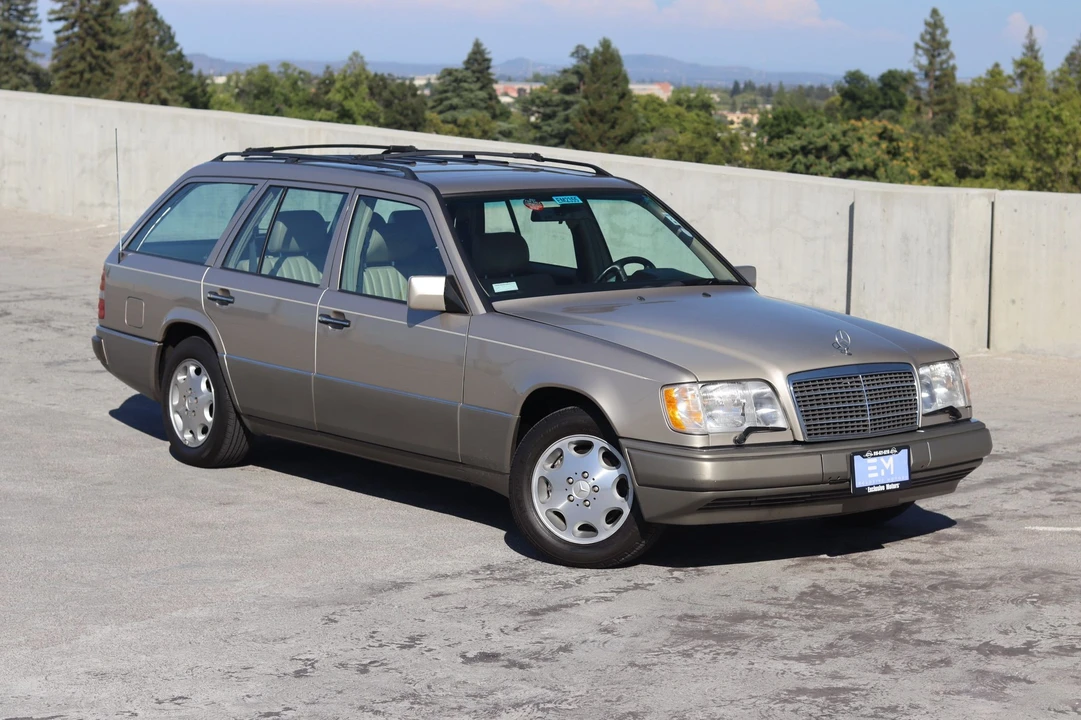 1995 Mercedes-Benz W124 E-Class - Image 4 of 31