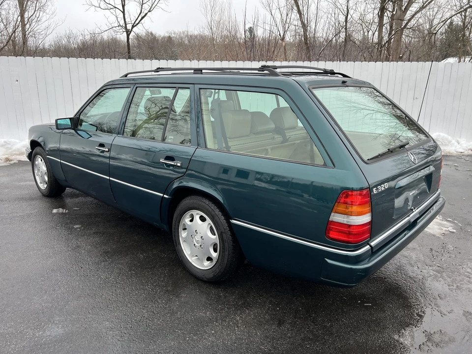 1995 Mercedes-Benz W124 E-Class - Image 17 of 31