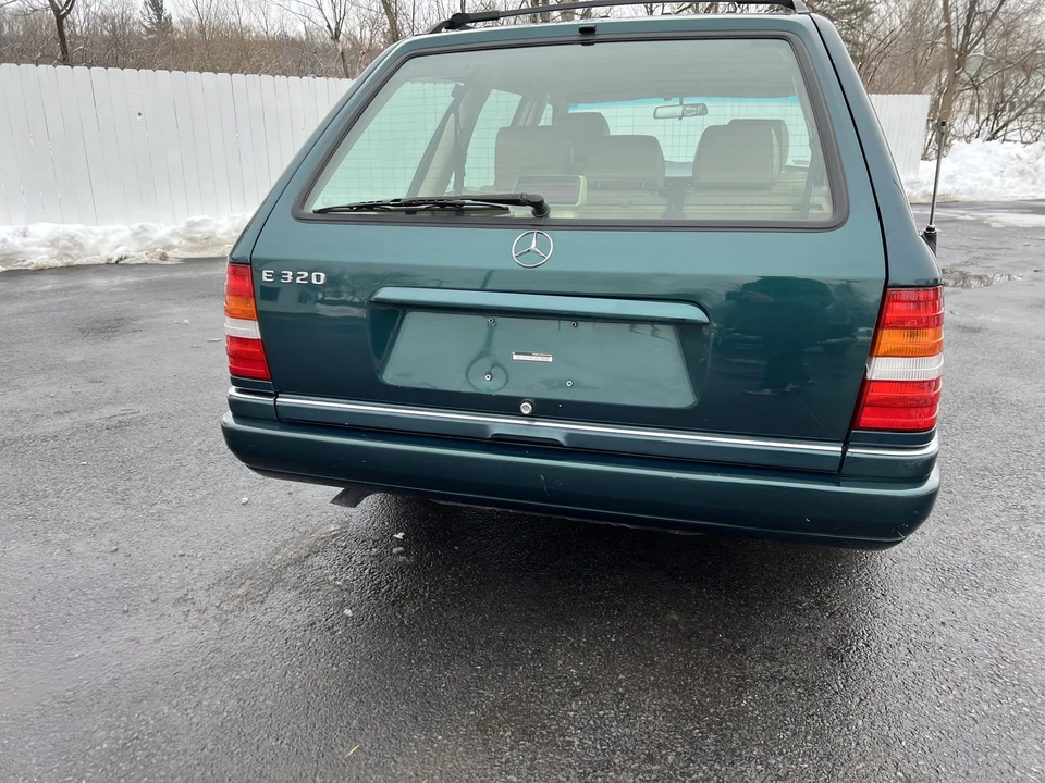 1995 Mercedes-Benz W124 E-Class - Image 24 of 31