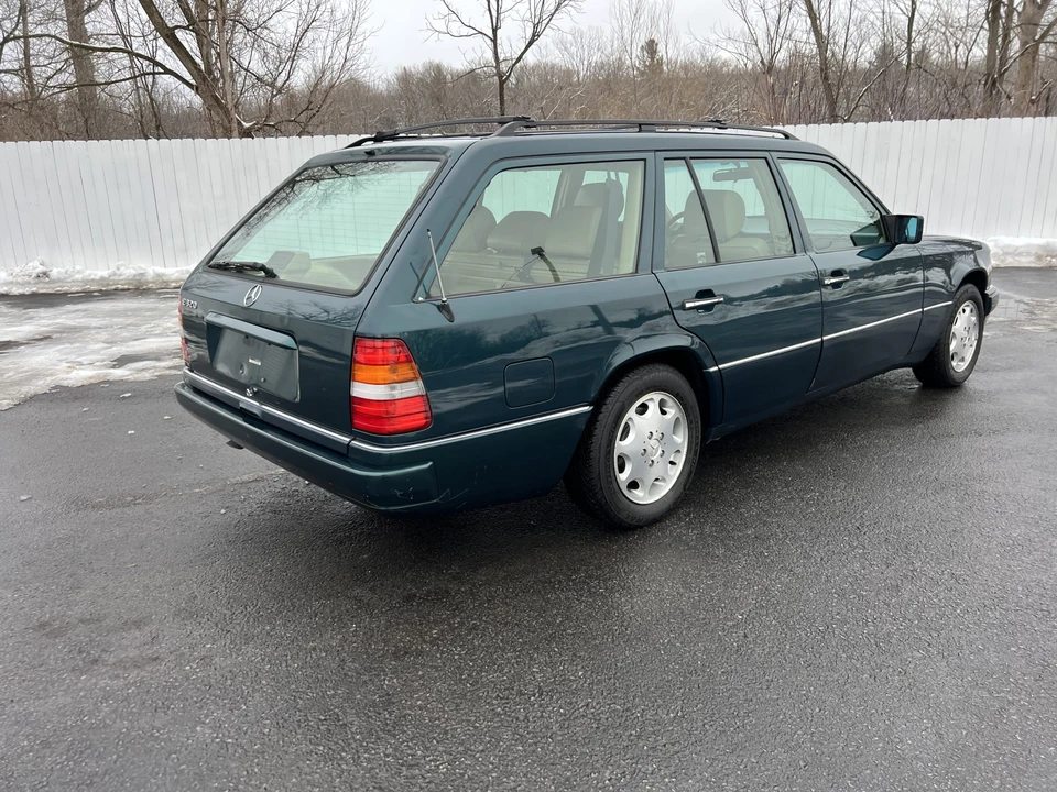 1995 Mercedes-Benz W124 E-Class - Image 29 of 31