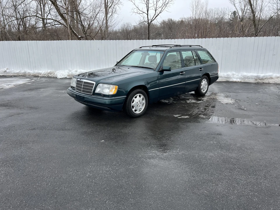 1995 Mercedes-Benz W124 E-Class - Image 11 of 31