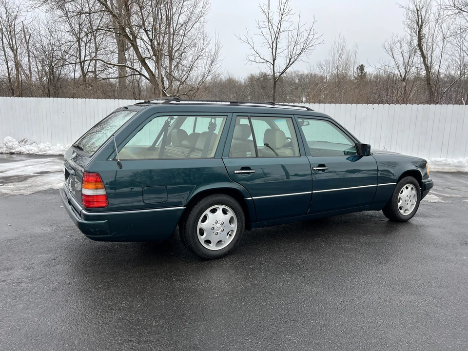 1995 Mercedes-Benz W124 E-Class - Image 30 of 31