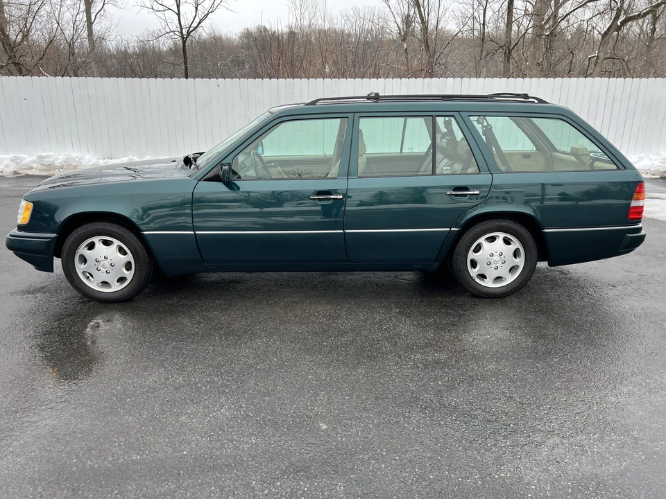 1995 Mercedes-Benz W124 E-Class - Image 14 of 31