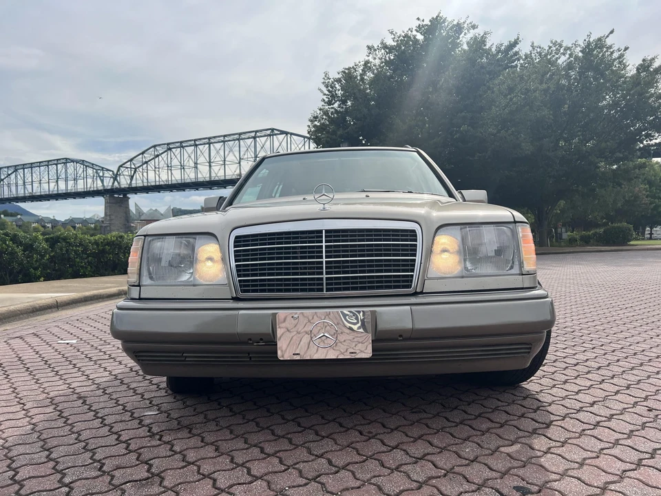 1995 Mercedes-Benz W124 E-Class - Image 5 of 31