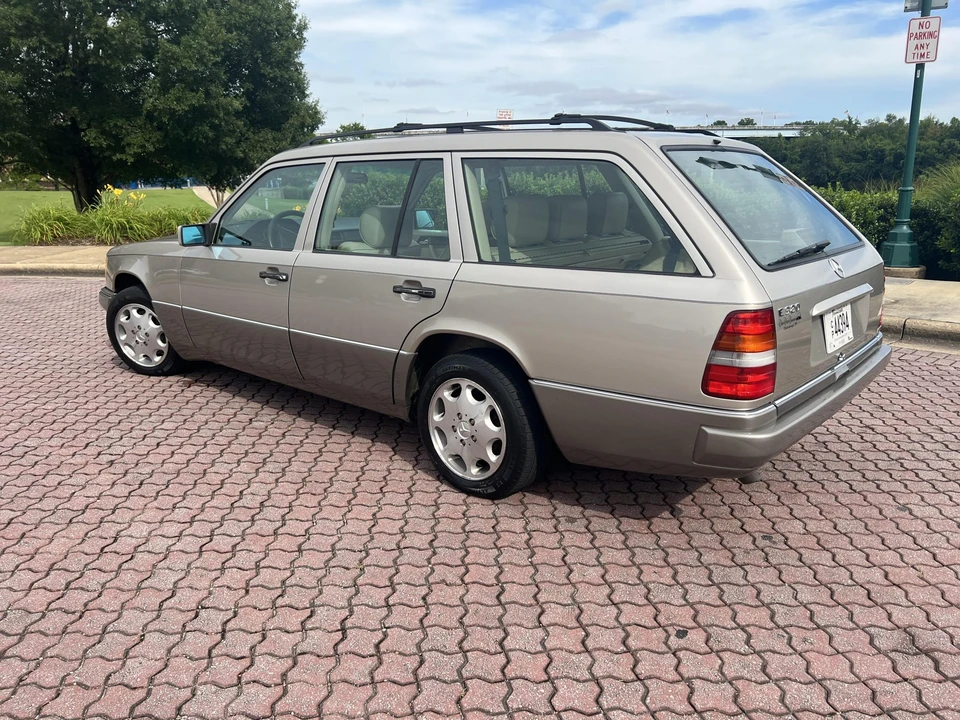 1995 Mercedes-Benz W124 E-Class - Image 7 of 31